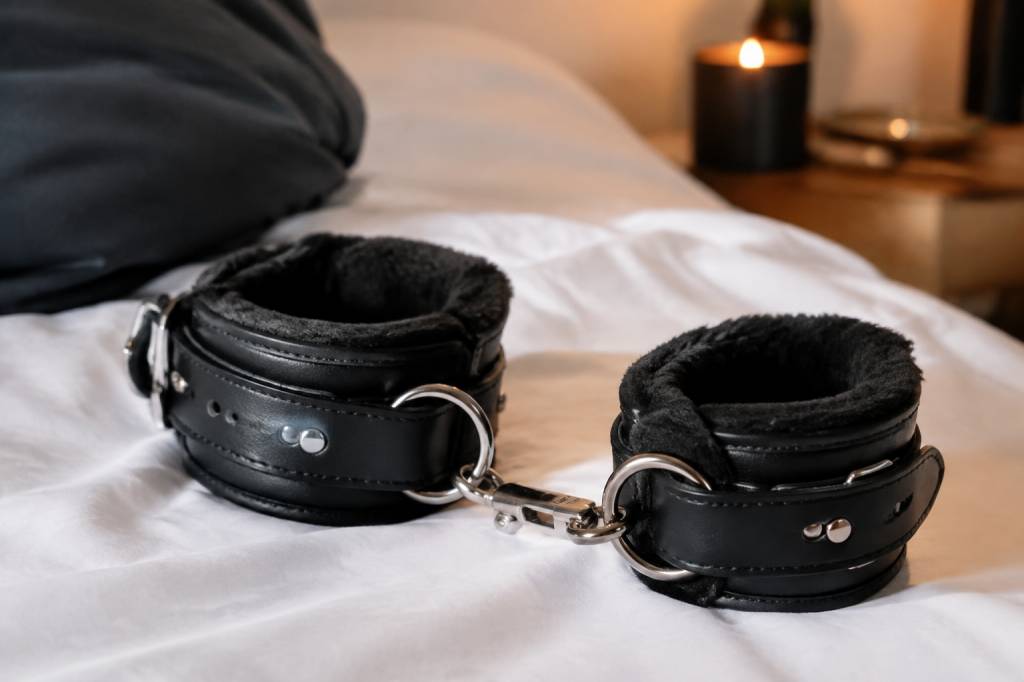 Menottes bdsm : guide pour bien débuter en toute sécurité